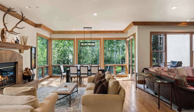 Ski-In/Out Luxury Townhome across from Two Creeks Lift