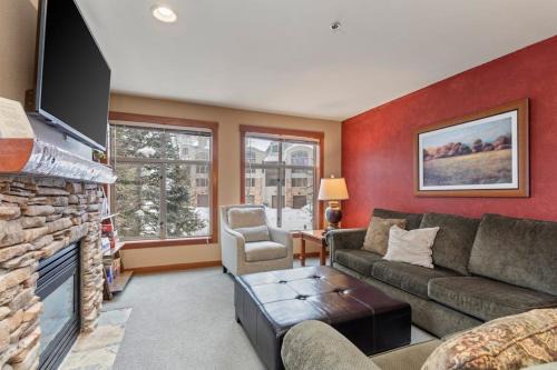 Ski-in - ski-out condo with access to Club Solitude - pools hot tubs & more