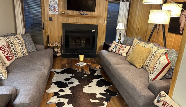 Ski in/ski out Family friendly stylish ski chalet