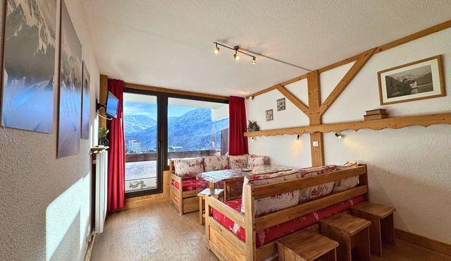 Ski-in studio in Les Menuires, south-facing balcony