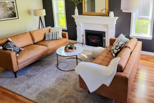 Ski, Shop & Explore: Walkable Midtown Reno Oasis!