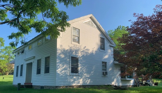 Ski Windham! Private swimming. Beautiful nature walks. Family comfort. Fast Wifi