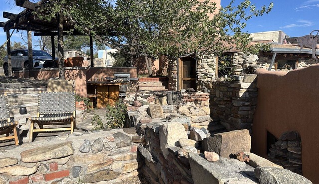 Skier's Hideaway in Los Cerrillos