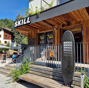 SKILL Mountain Lodge - Ski und Bike Hostel im Sommer mit JOKER CARD