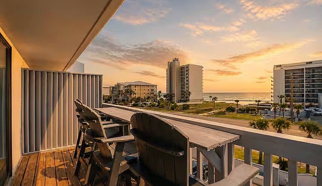 Skip the packed high-rises Gulf View 2BR-2BA Steps to Beach Family Ready