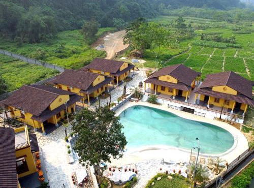 Sky Bay Lodge