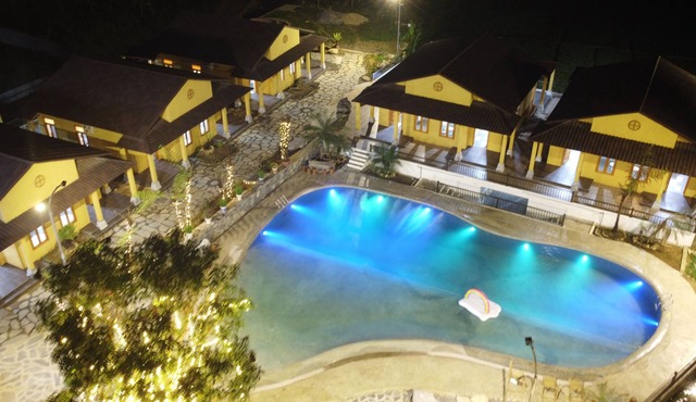 Sky Bay Lodge