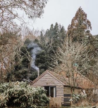Sky Cabin. Cosy Forest Log Cabin 3 night minimum