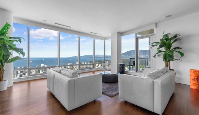 Sky OasisnThe most luxurious space and the best views of the City.