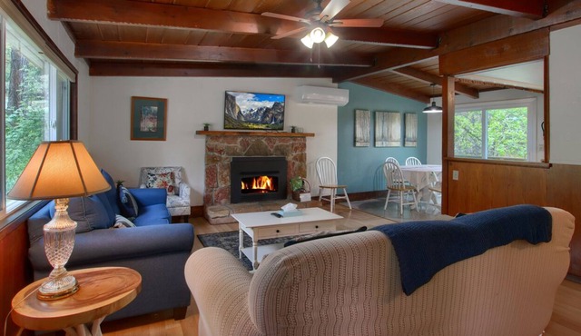 Sky Ranch Cottages - Blue Door