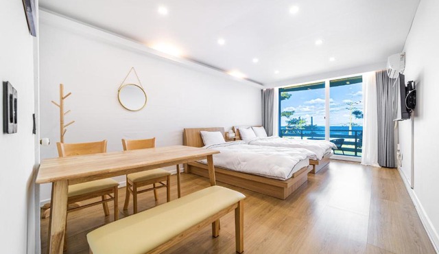 Sky Sea Pension
