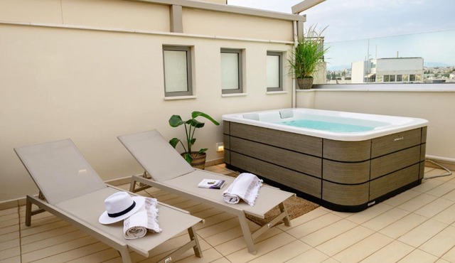 Sky Suite with View & Jacuzzi