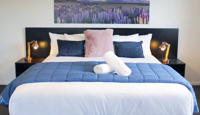 Sky Suites, Suite 2