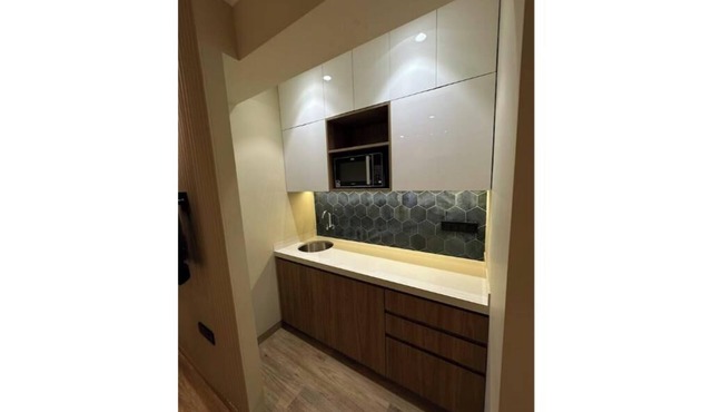 Skyline A : A Cozy Studio Apartment