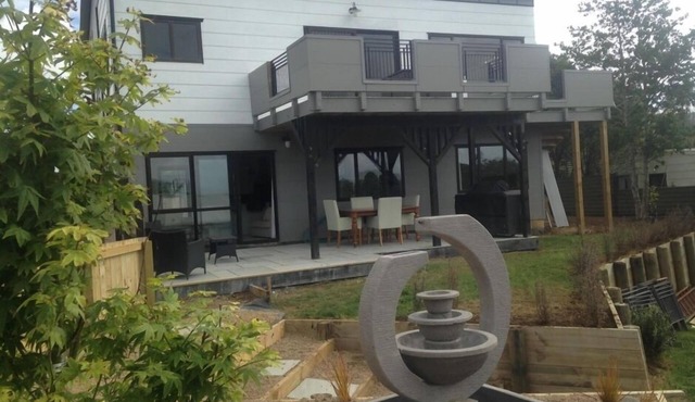 Skyline Apartments Raglan (Lower Apartment)