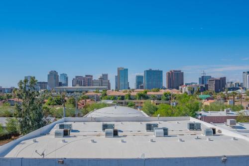 Skyline Loft Studio w City Views