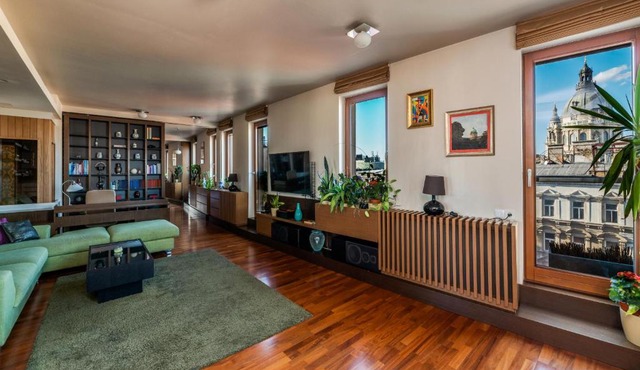 Skyline View Apartment with En Suite Sauna