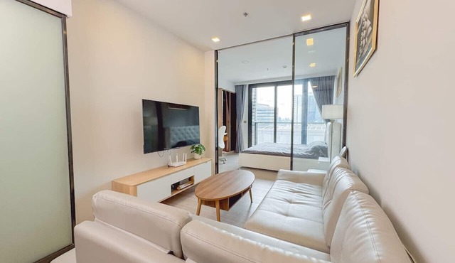 Skyline view w/Pool, Gym, Hot Tub, Sauna + 5m Walk to MRT