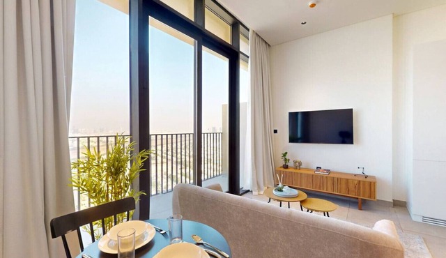 Skyline Views: Sunset One Bedroom with Balcony