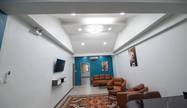 SkyLink Homes Superior Apartment @ BTS Chidlom & Airport Link Prattunam Station