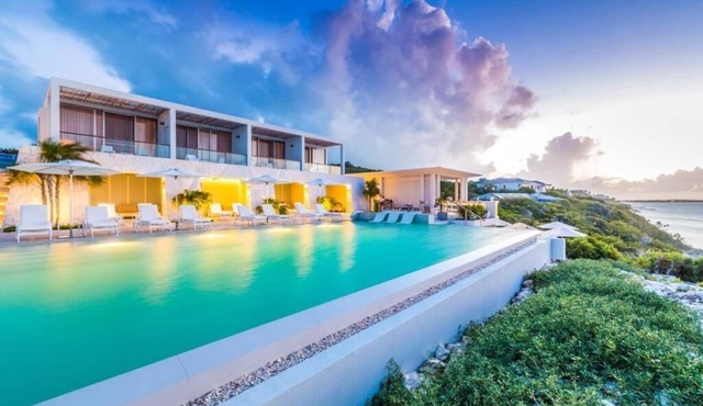Sleek Oceanfront Suite Offering Boutique Vibes & Relaxed Luxury