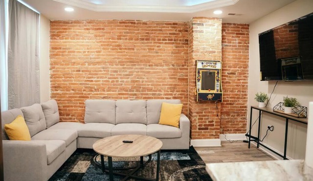 Sleek and Cozy Micro Fells Point Residence!