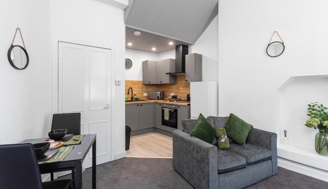 Sleek Canalside Stay in Edinburgh