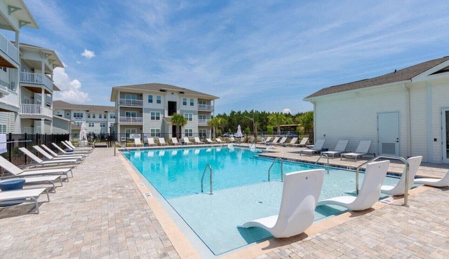 Sleek Escape: Modern 3 BR Jacksonville Condo