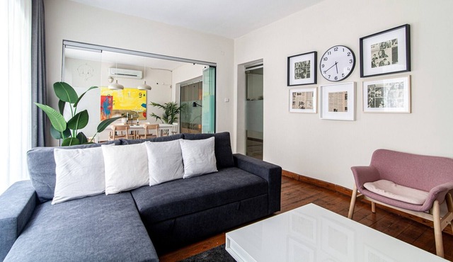Sleek Flat within Walking Distance to Pera Museum
