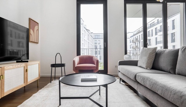 Sleek Mitte 2BR near Potsdamer Platz & Nollendorfplatz, by Blueground