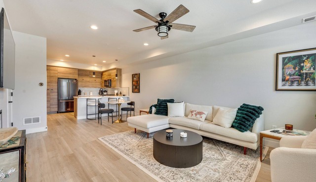 Sleek, Modern Denver Area Gem in Planned Community