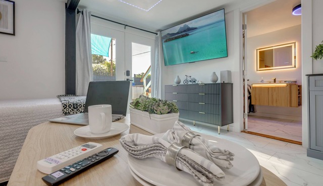 Sleek Studio 4 Mi to Dtwn Phoenix: Pets Welcome!
