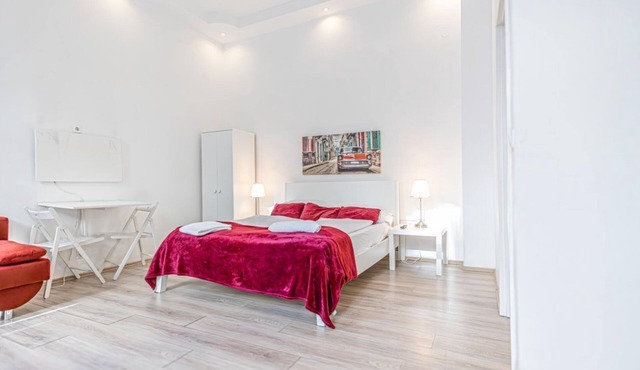 Sleek Studio Apt. | Suitable for Longstays