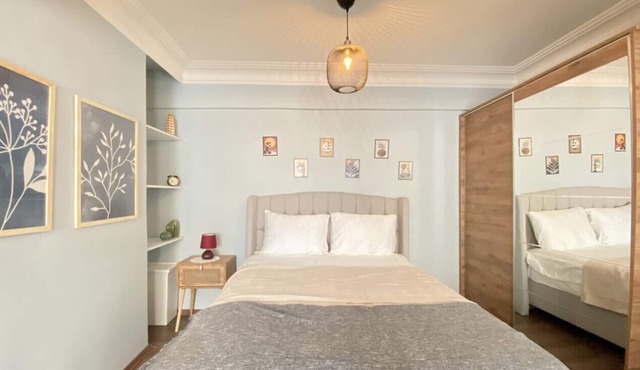 Sleek Studio Flat in Beyoglu with Central Location