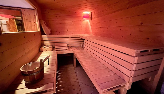 Sleep in the SPA with water bed, wood-burning sauna, emotional shower and Kneipp