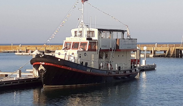 Sleep on a comfortable heritage boat
