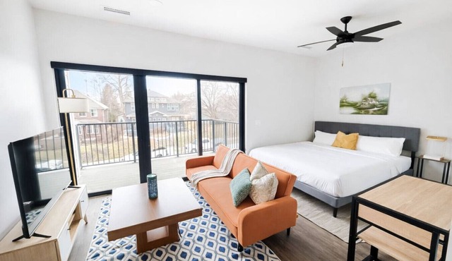 Sleepover | Chic Studio + Gym/Sauna - Omaha