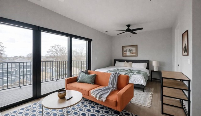 Sleepover | Lively Studio + Gym/Sauna - Omaha