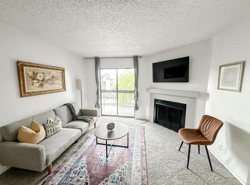 Sleepover Modern 1BD 1BA Austin TX Apartments