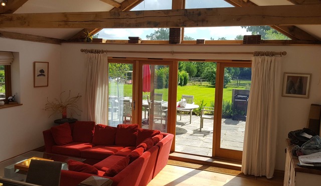 SLEEPS 10-14 - FIVE Bed Rural Oak Framed Home with 3 Studios