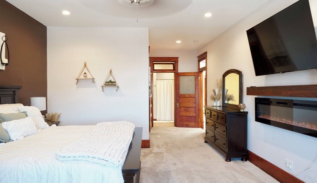 Sleeps 11+