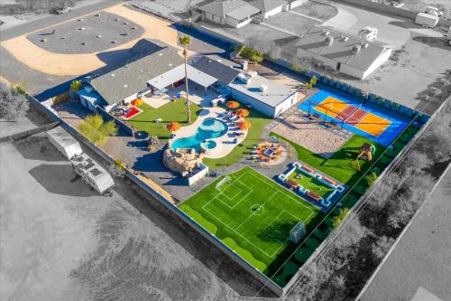 Sleeps 20 Heated Pool Games Fire Pit Dog Friendly