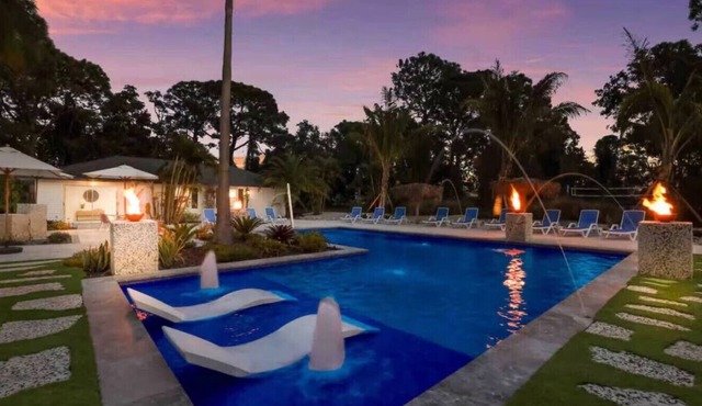 Sleeps 26! 2+ Acre Luxury Estate 9 min to Beach!