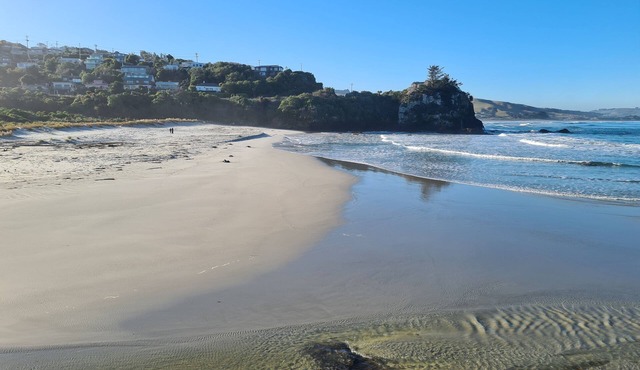 Sleeps 3 - 4 - 200m from beach