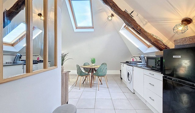 Sleeps 6, close to Disney in 15 minutes and Paris in 25 minutes