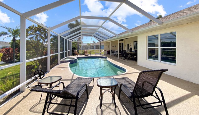 Sleeps 6, full refund*, heated pool