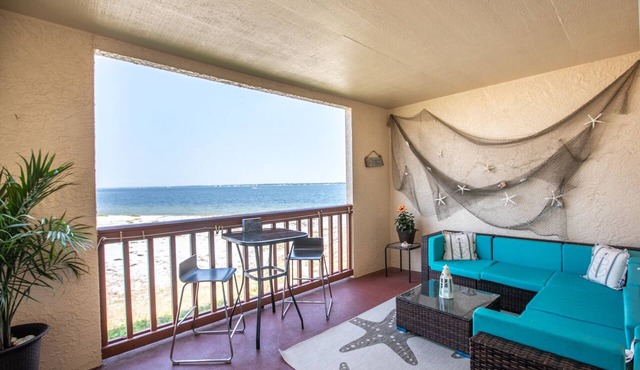 Sleeps 6! NEWLY REMODELED