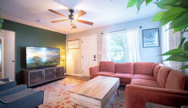 Sleeps 7| 3BR| Walkable+Shopping+World Cup ready