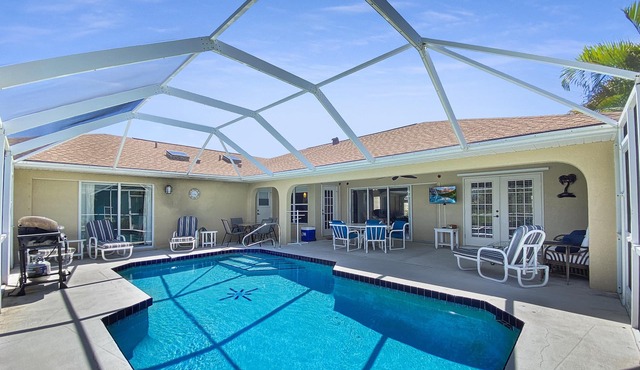 Sleeps 8, full refund, pool heat, 2 suites