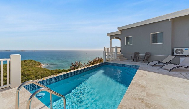 Sleeps 9 - Generator - Central Location - POOL!